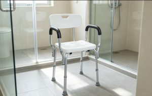 How to Choose a Shower Chair for Elderly Parents: 6 Safety Details You Shouldn’t Overlook